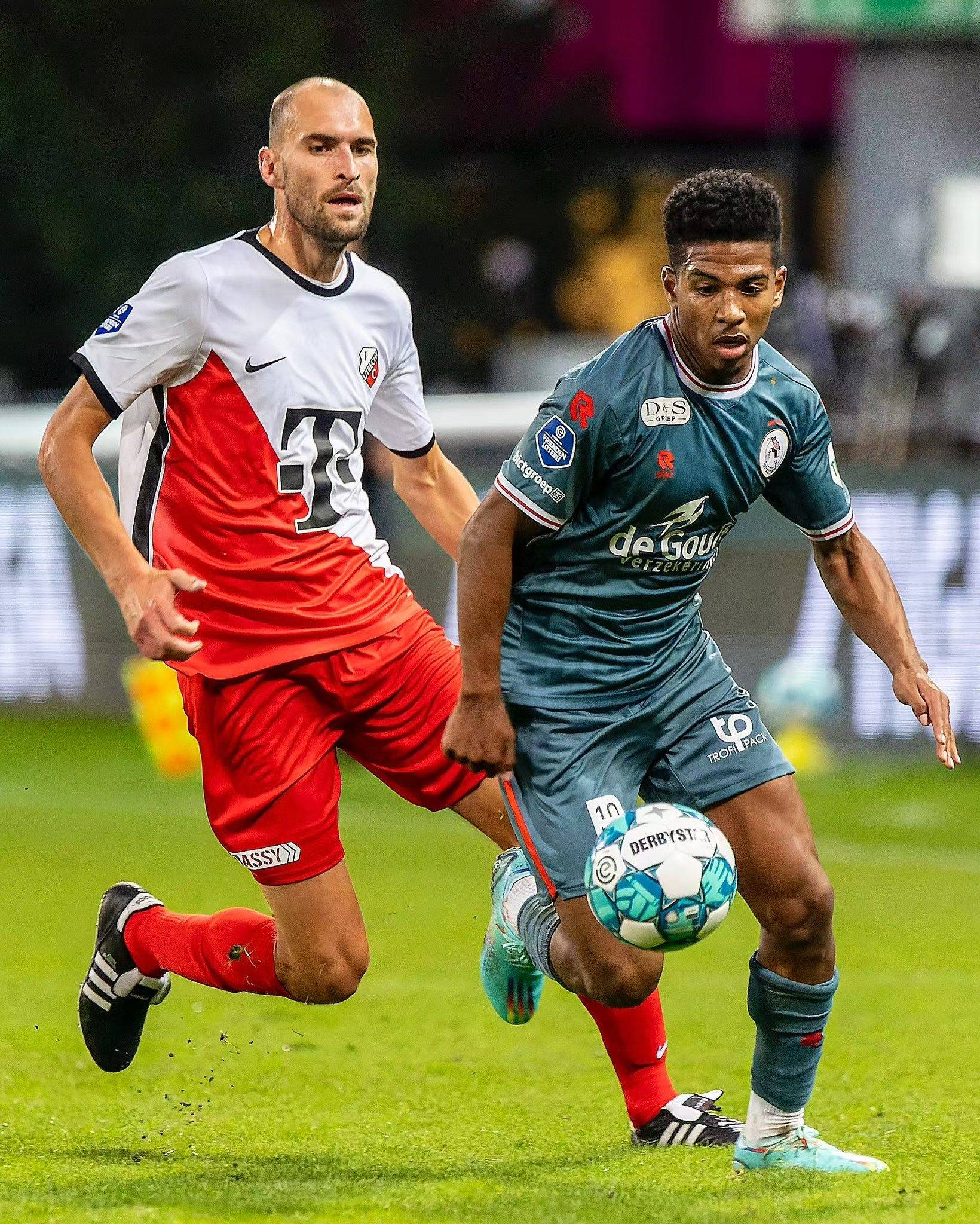 陷对手球门 陷对手球门